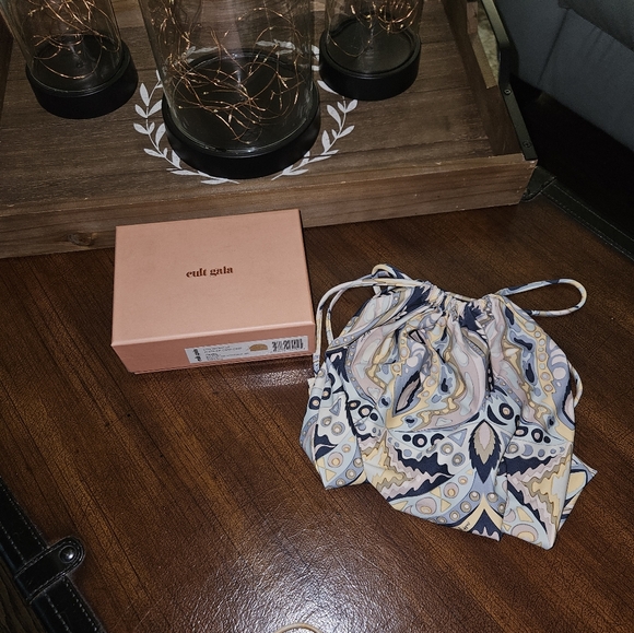 Cult Gaia Aleta Zip Card Case - Picture 3 of 8